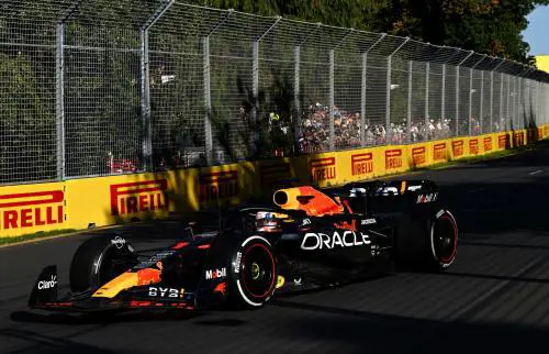 Australia, succede di tutto. Vince Verstappen, Leclerc fuori