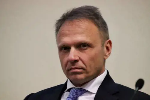 "Nessun favore, polemiche pretestuose". Lollobrigida rispedisce al mittente le accuse