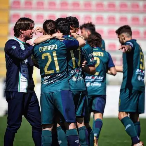 Serie C, è tutto nelle mani di Feralpi ed Entella: 270 minuti alla B