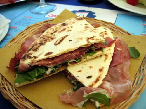 Occhio al falso made in Italy: così ci rubano la piadina romagnola