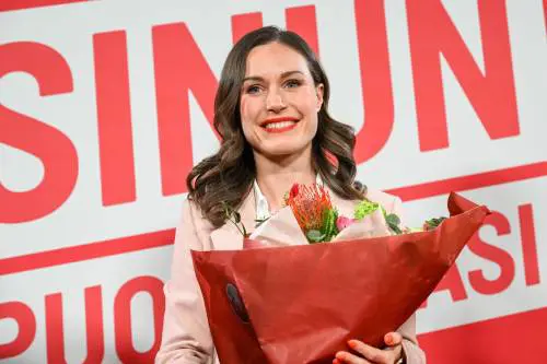Il declino di Sanna Marin: così si è spenta l'icona pop della sinistra