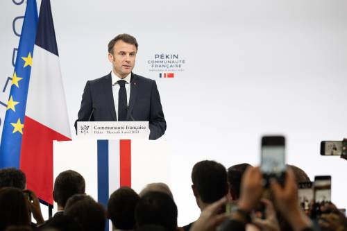 In missione da Xi per fermare Putin: i veri obiettivi di Macron