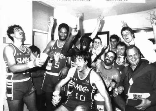 Basket, lutto nell'Olimpia Milano: morto Cedric Henderson a soli 57 anni