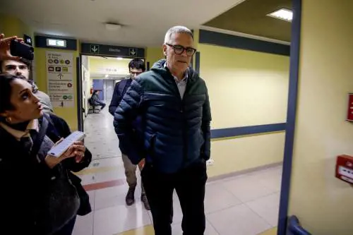 "Tanti dicono caz....". Zangrillo sbotta contro le fake news su Berlusconi