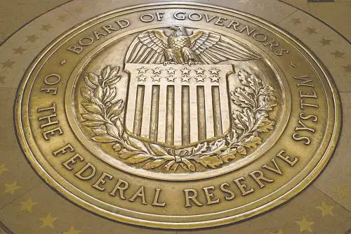 La riunione con i deputati repubblicani e la lettera: il piano di Trump per silurare Powell