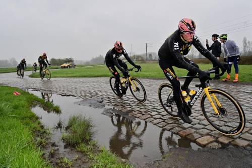 La mitica Parigi-Roubaix: il percorso, i favoriti e dove vederla in tv