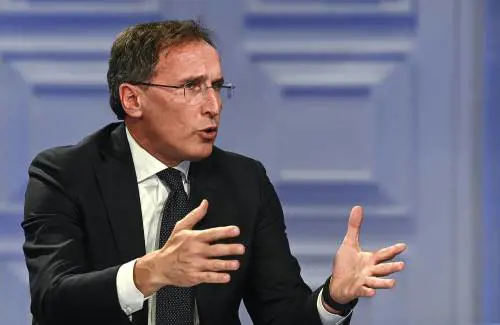 Quelli che sputano sulla festa di tutti