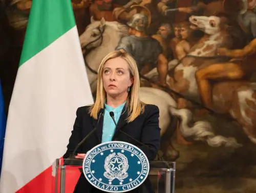 Meloni conferma la stretta sui migranti: "Stop alla protezione speciale"