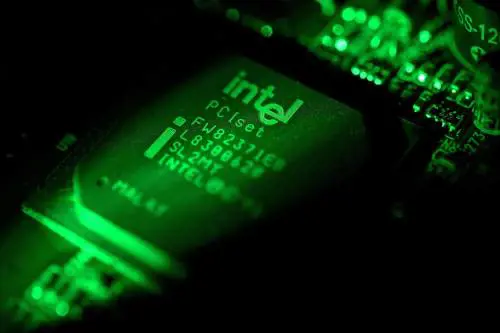 Huawei tesse una rete di fabbriche ombra e dribbla l'embargo Usa