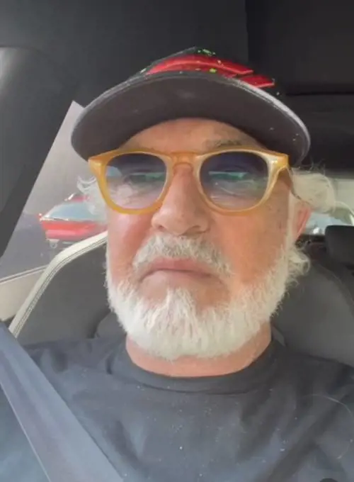 "E quest'estate cosa facciamo?". Lo sfogo di Briatore in autostrada 