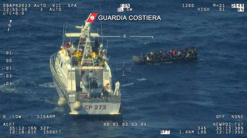 L'assalto di Pasqua: 1.200 clandestini sui barconi, quasi 1900 a Lampedusa