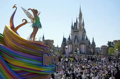 "Sembra che il principe la forzi...". Altra follia politically correct della Disney