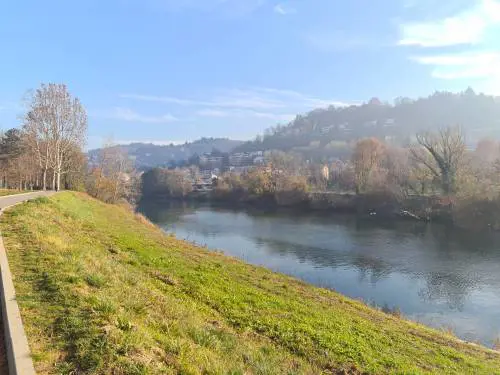 Si butta nel fiume Po per una scommessa: 18enne muore annegato