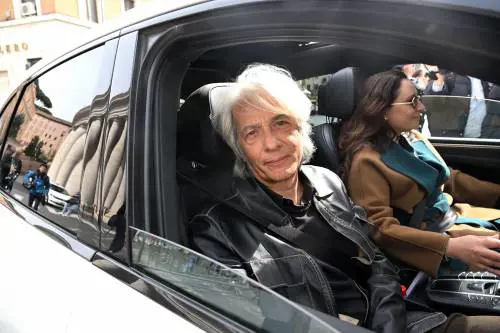 Trovate ossa umane. "L’esame del Dna dirà se è Emanuela Orlandi"