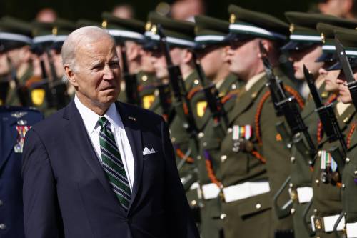 Gaffe di Biden in Irlanda: confonde gli All Blacks con soldati britannici
