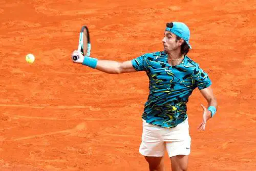 Impresa Musetti a Montecarlo: batte in rimonta il numero uno al mondo Djokovic