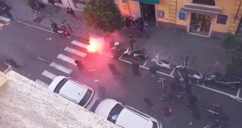Guerriglia in pieno centro prima di Spezia-Lazio: quattro feriti e un arresto