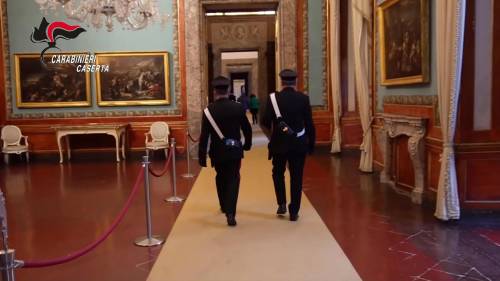 Turista ruba una mattonella dalla Reggia di Caserta: l'intervento dei carabinieri