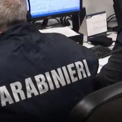 Fiamma ossidrica, aghi nelle unghie e catrame: le torture choc della mala