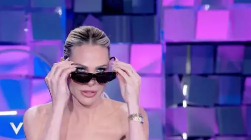 "Bastian così", "Non ci credo". Cos'ha combinato Ilary Blasi a Verissimo