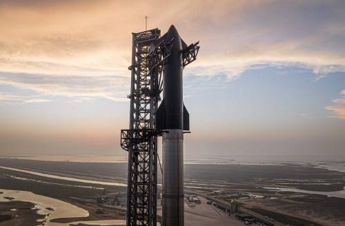 SpaceX, un problema alla valvola ferma Starship: rimandato il lancio