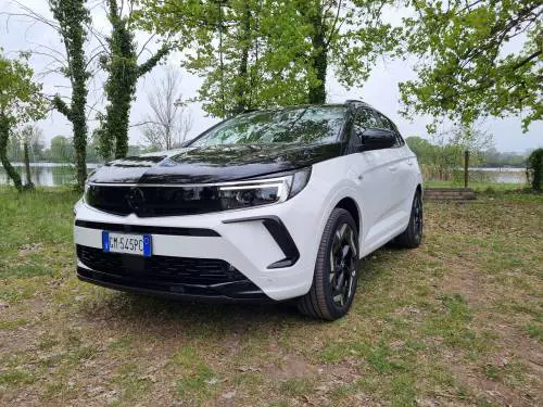Opel Grandland Gse, guarda le foto
