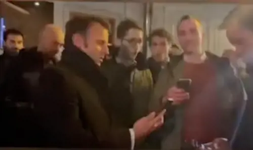 Il video, la canzone e l'estrema destra: Macron "cantante" fa discutere la Francia