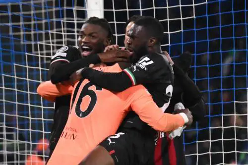 Champions, Milan in semifinale dopo 16 anni, a Napoli finisce 1-1. Un rigore sbagliato per parte