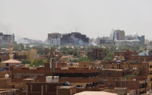 Sudan nel caos: evacuata ambasciata Usa. Francesi sotto attacco