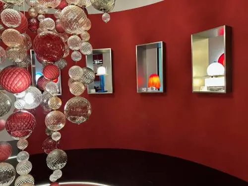 Il design italiano che illumina il mondo a Euroluce