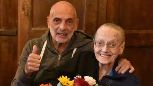 "L'ho vista morire in videochiamata". Il dolore di Paolo Brosio per la madre
