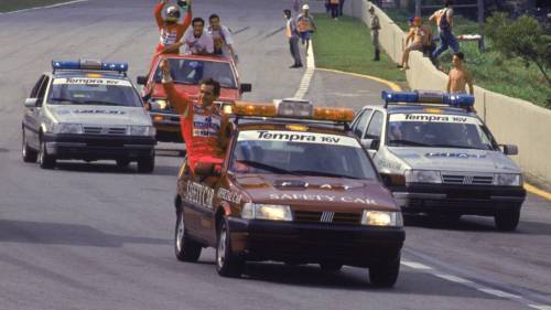 Il mito della Fiat Tempra che soccorse Ayrton Senna