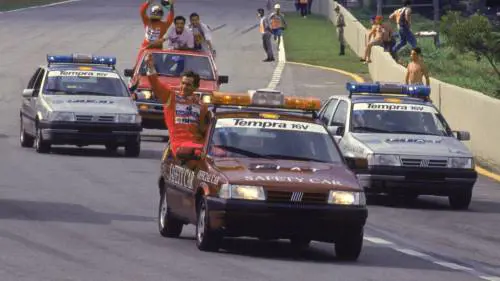 Il mito della Fiat Tempra che soccorse Ayrton Senna