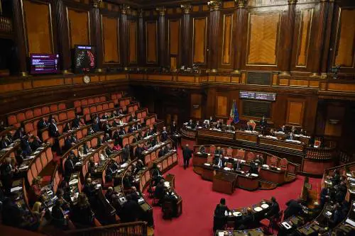 La lezione del centrodestra: vota la mozione dell'opposizione sul 25 aprile