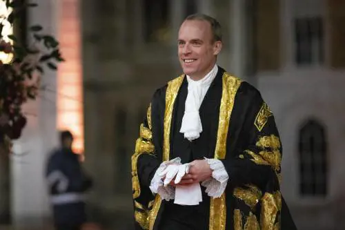Regno Unito, si dimette il vicepremier Raab: accusato di bullismo