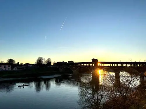 L'incubo dopo lo stupro: "Mi vergogno". E la 15enne si getta nel fiume