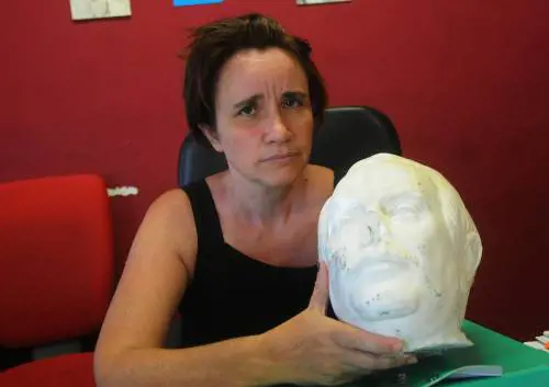 "Mi prendo riso e origano". La preside derubava la scuola