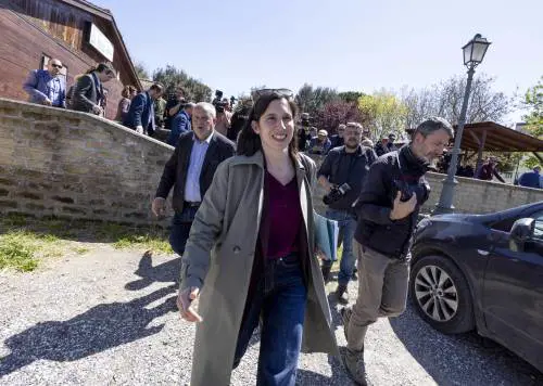 La scampagnata del Pd finisce in un vicolo cieco. "Riforme? No al dialogo"