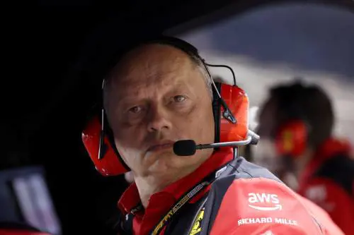 Ferrari, Vasseur si scusa ma  sorride