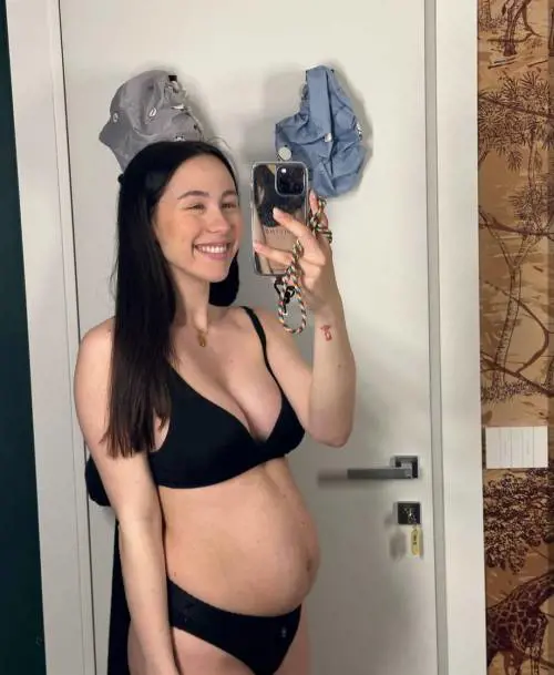"Ho imparato ad amarmi". La prima foto di Aurora Ramazzotti dopo il parto