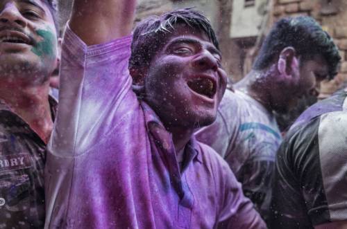Radhe! Radhe! Lo spettacolo mistico dell'Holi