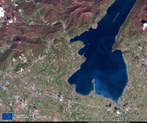 Mai così vuoto da 70 anni: cosa succede al Lago di Garda