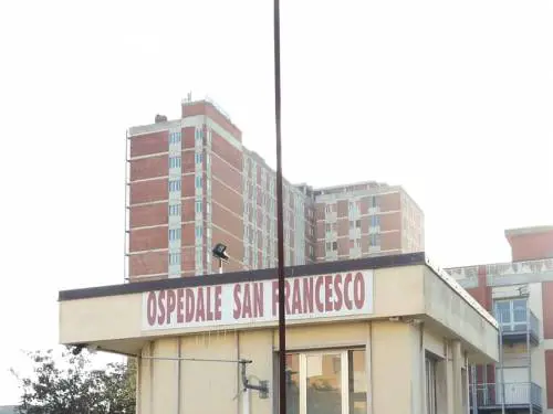 Oristano, 22enne romana cade dal balcone dell'ex e muore: è giallo