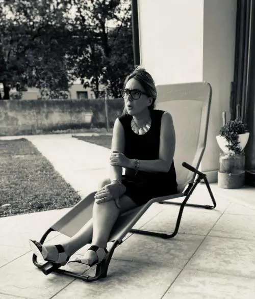 Un infermiere accoltella la sua legale. Dopo il ferimento, scappa e si impicca