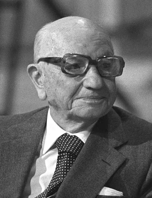 Vita, teatro e cinema di "Carletto" Bragaglia, infaticabile regista di Totò, Magnani e De Sica