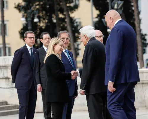 25 aprile, Mattarella e Meloni all'Altare della Patria