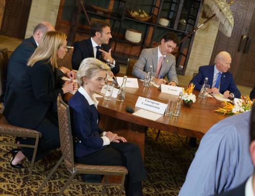 "Troppi rischi": no dell'Ue alla trappola di Biden contro Putin