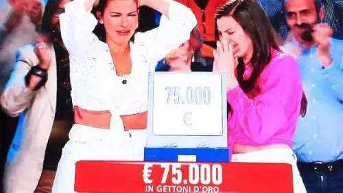 "A voi che mi avete bullizzata". Lo sfogo di Alessandra, la vincitrice di Affari Tuoi