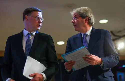 Dal Mes alla manovra: le solite minacce del falco Ue all'Italia