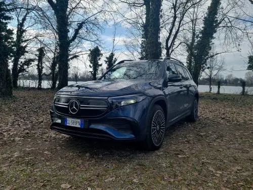 Mercedes-Benz EQB, le foto del suv elettrico: guarda la gallery